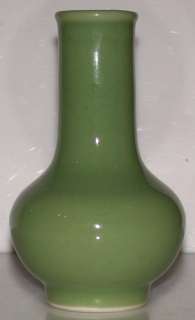 Antique CHINESE Apple Green Porcelain Vase 18 or 19th C  