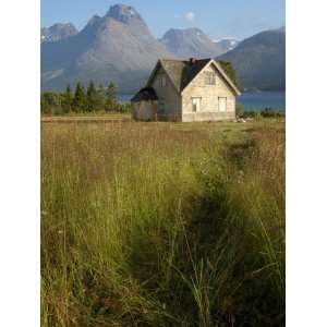 com Traditional House, Lyngfjellan, Lyngen Alps, Near Tromso, Norway 