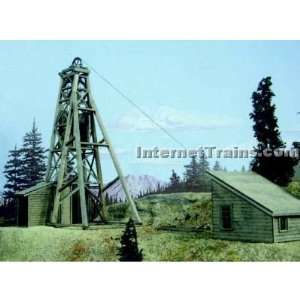   In Scale HO Scale Evening Express Mine Headframe Kit Toys & Games