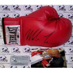   Everlast Boxing Glove   Autographed Boxing Gloves: Sports & Outdoors