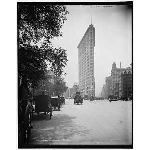 Flat Iron Building i.e. Flatiron,Fifth Avenue,Broadway,New York 