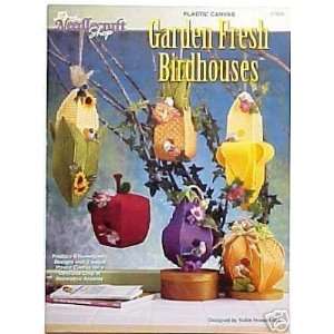   Birdhouses (The Needlecraft Shop #973032): Robin Howard Will: Books