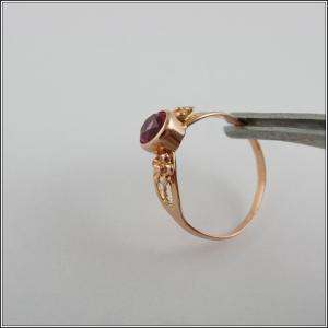 Beautiful Russian Rose 14k Gold Ring red stone 1,86 g  