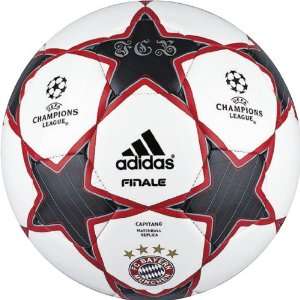FC Bayern Finale 10 Capitano Soccer Ball (3):  Sports 