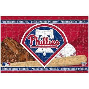   : Philadelphia Phillies MLB 150 Piece Team Puzzle: Sports & Outdoors