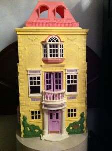 FISHER PRICE Loving Family Twin Time Yellow Dollhouse  