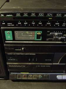   SPEAKER BOOMBOX RADIO AM/FM CD & CASSETTE PLAYER MODEL CD8870  