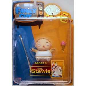 Mezco Family Guy Ser4 XXXL Stewie C8/9 : Toys & Games : 