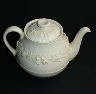 Wedgwood Queensware Cream on Cream Shell Edge Tea Pot Teapot  