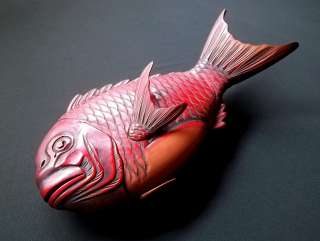   JAPANESE Hand Carved KAMAKURA BORI Lacquered Wood COVERED FISH BOX