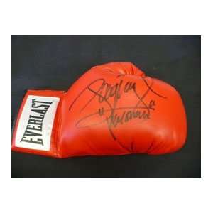    Signed Pacquiao, Manny Pac Man Everlast Glove