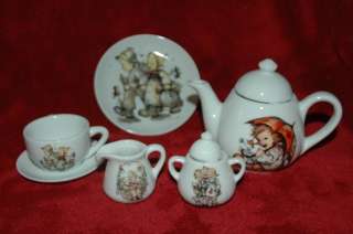17pc M. J. HUMMEL Porcelain Childrens Tea Set  