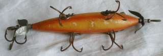   DOWAGIAC WOODEN FISHING LURE 5 HOOKS MINNOW ? AGE UNKNOWN  